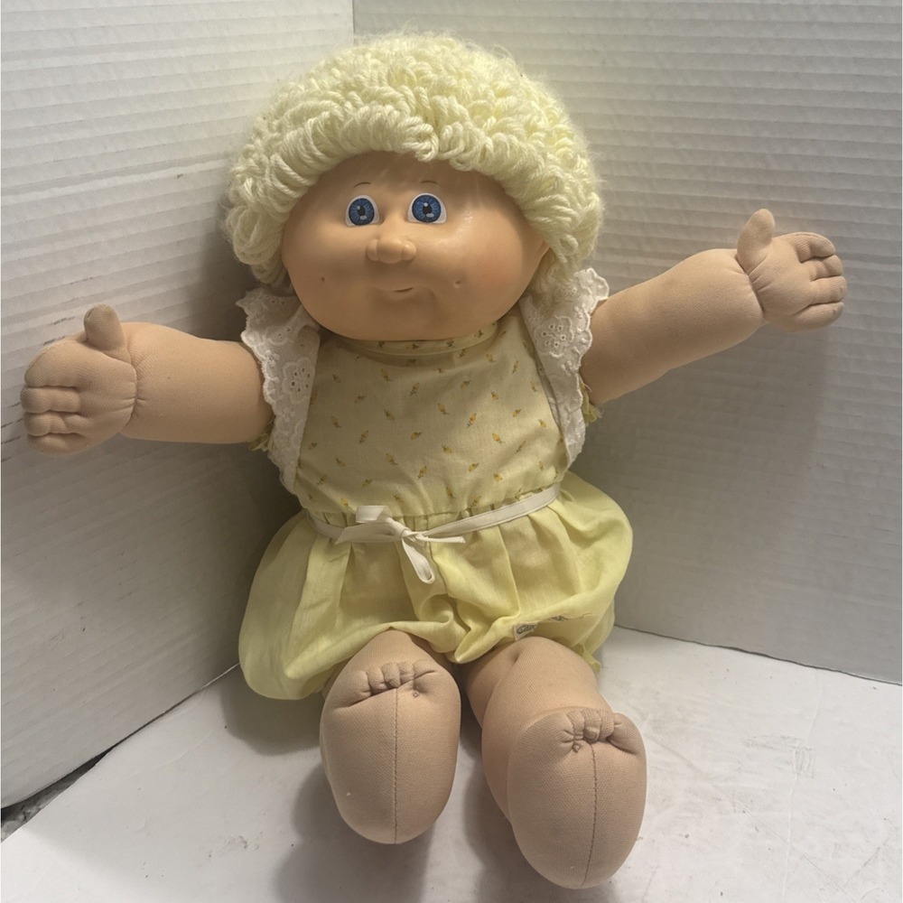 Vtg 85 Cabbage Patch Kids Doll-Blue Signature-Blonde-Blue Eyes-Dimple-Open Mouth